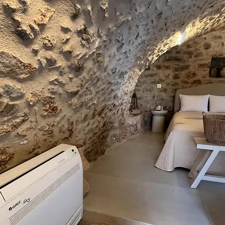 Agria Xvii Mani Stone Tower